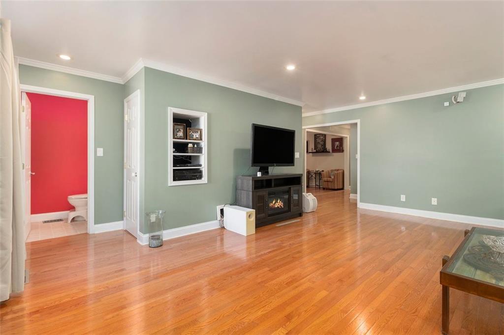 1395 Alverado Way Decatur, GA 30032 - Photo 15 of 35