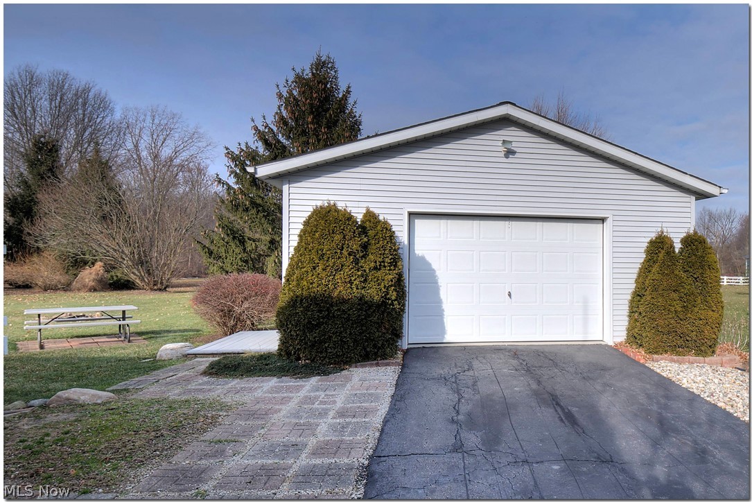 12709 Darrow Road Vermilion, OH 44089 - Photo 23 of 35