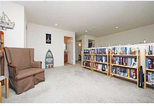 2332 Pointe Parkway Spring Valley, CA 91978 - Photo 12 of 25 Upstairs is a versatile loft area, perfect for home office or play area!