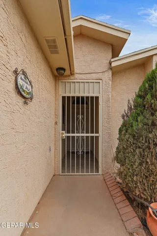 $295,000 | 6140 Los Robles Drive, El Paso, TX 79912