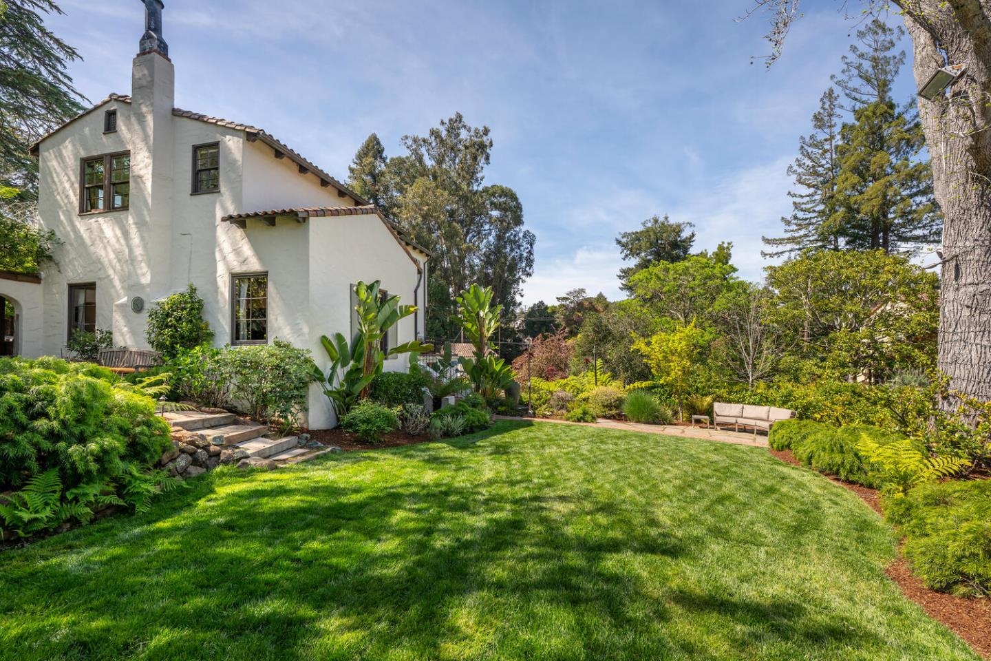 973 Baileyana Road Hillsborough, CA 94010 - Photo 4 of 56