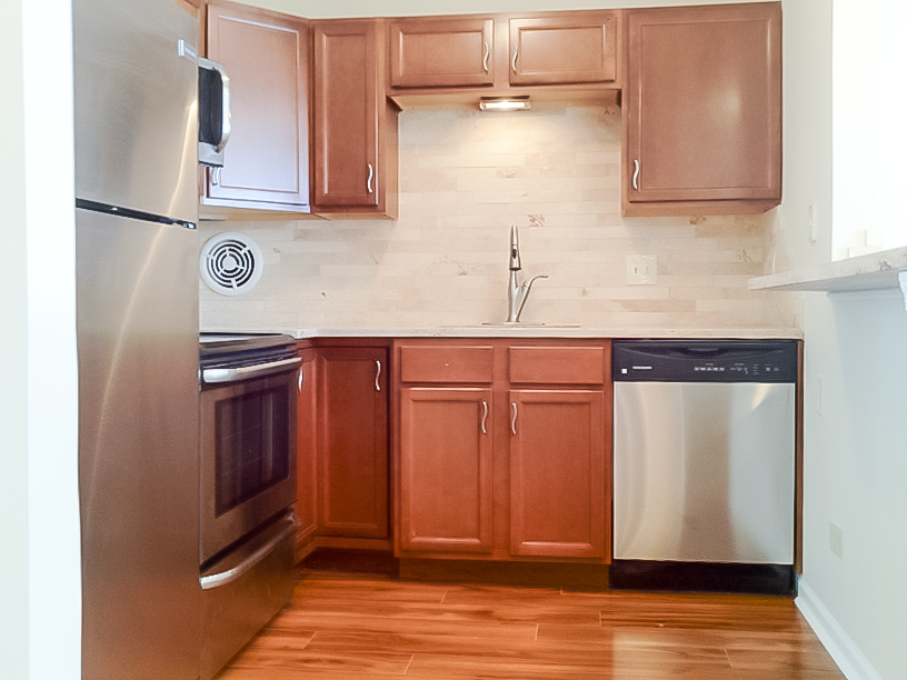 111 West Maple Street, Unit 3210 Chicago, IL 60610 - Photo 4 of 22