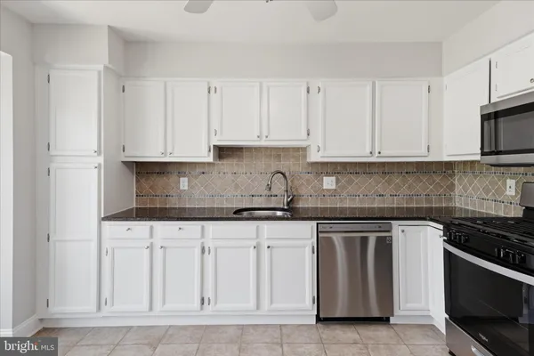 $575,000 | 46810 Rabbitrun Terrace, Sterling, VA 20164