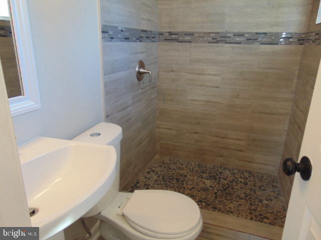4233 Powder Mill Road Beltsville, MD 20705 - Photo 15 of 21 Mater bath