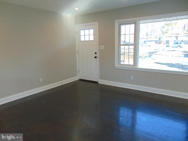 4233 Powder Mill Road Beltsville, MD 20705 - Photo 6 of 21 Living area