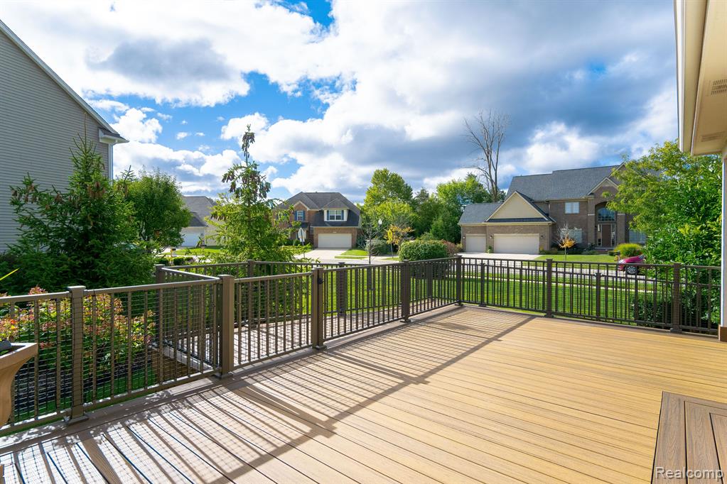 2125 Lagoon Drive Rochester Hills, MI 48309 - Photo 10 of 59
