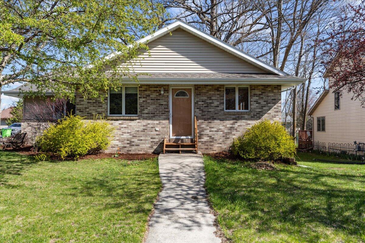 522 Park Place, Kewaskum, WI 53040 Compass