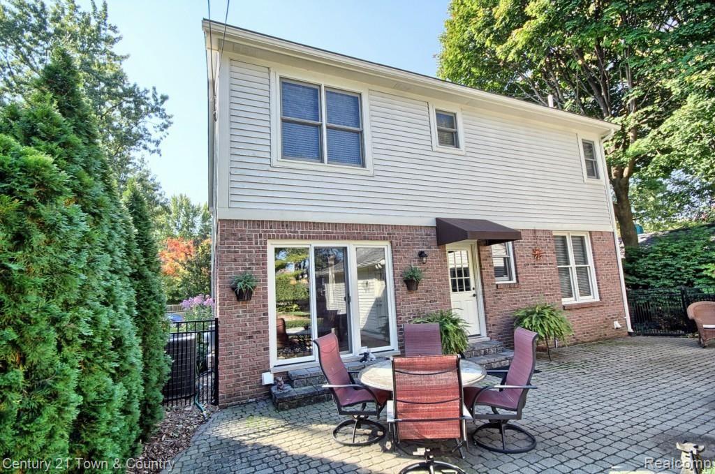 306 Drace Street Rochester, MI 48307 - Photo 28 of 30 Rear.jpg