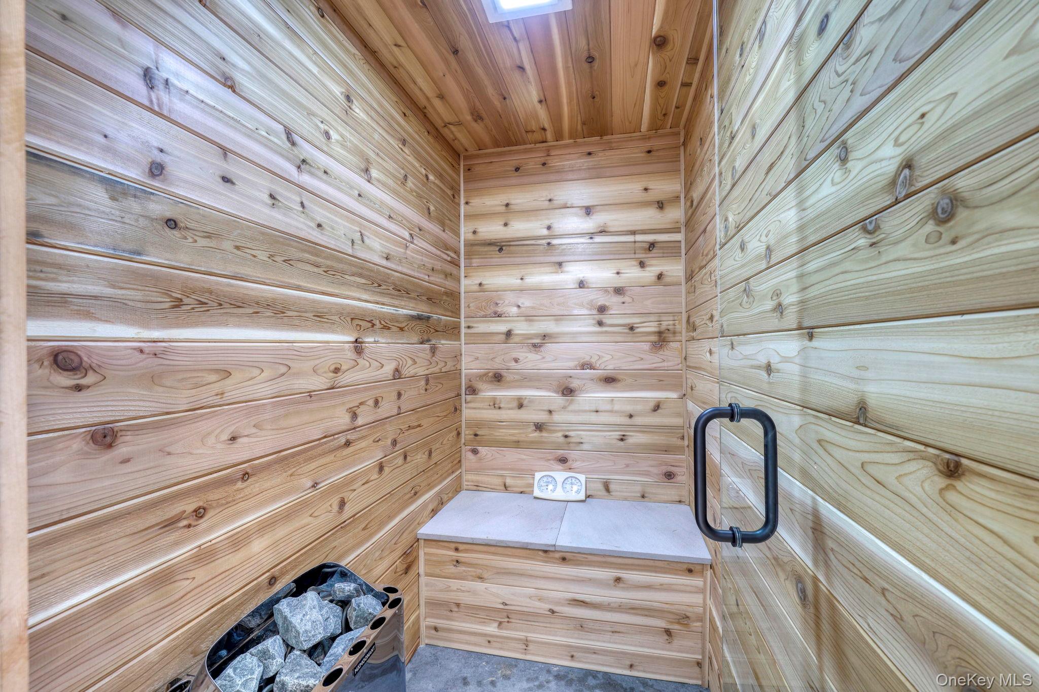 133 West Mombasha Road Monroe, NY 10950 - Photo 18 of 42 a close view of appliances