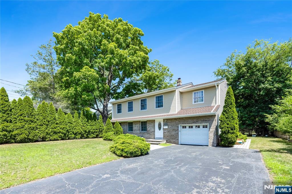 361 Walthery Avenue Ridgewood, NJ 07450 - Photo 4 of 28