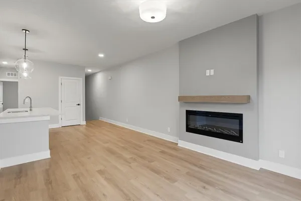 $2,730 | 1155 Marina Parkway, Macedon, NY 14502
