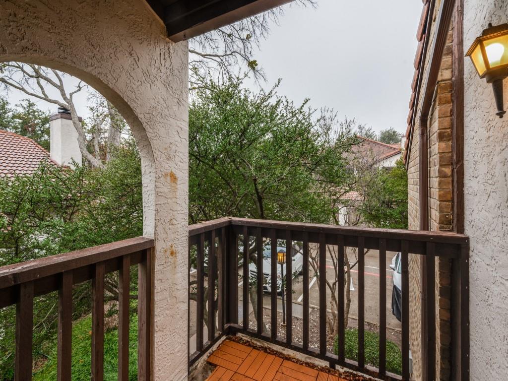 18040 Midway Road, Unit 189 Dallas, TX 75287 - Photo 23 of 28 View of wooden deck