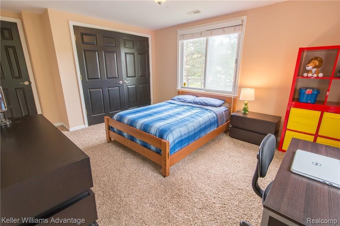 32475 West 11 Mile Road Farmington, MI 48336 - Photo 13 of 30 IMG_5995-HDR.jpg