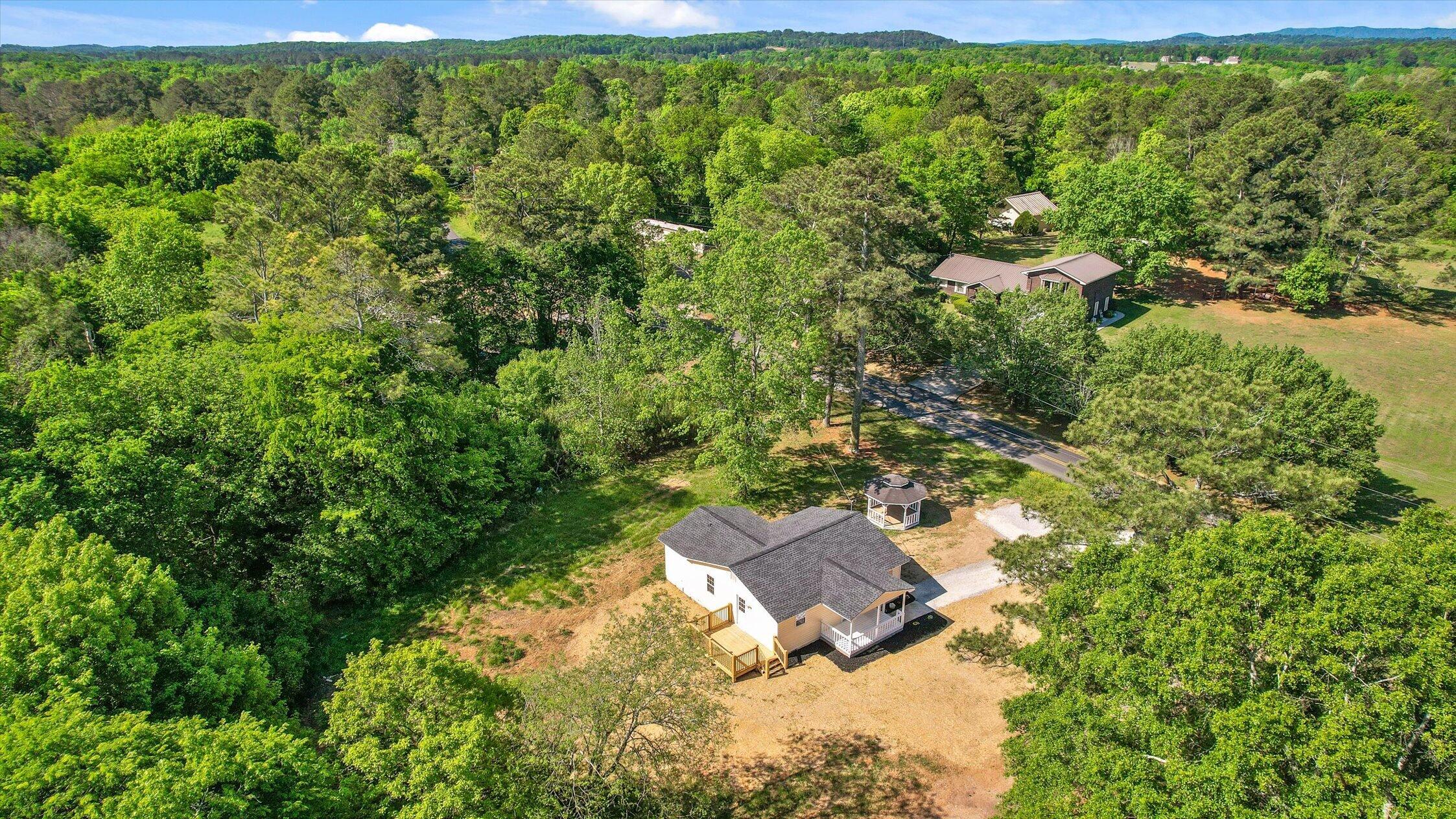 192 Prater Lake Road Northeast Calhoun, GA 30701 - Photo 3 of 41 37-Prater Lake-36