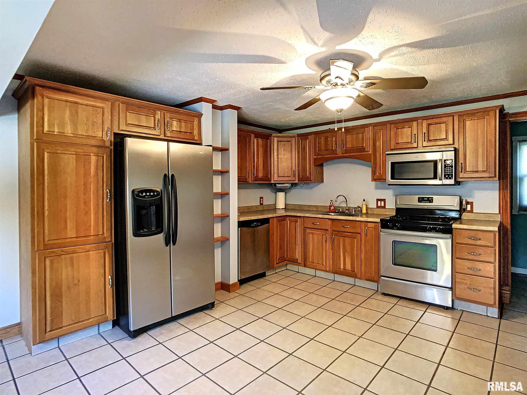 1323 3rd Street Moline, IL 61265 - Photo 4 of 17 Gallery Image 4