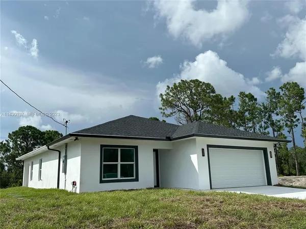 $2,700 | 1125 Milwaukee Boulevard, Lehigh Acres, FL 33974