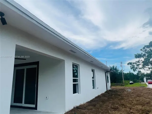 $2,700 | 1125 Milwaukee Boulevard, Lehigh Acres, FL 33974