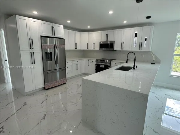 $2,700 | 1125 Milwaukee Boulevard, Lehigh Acres, FL 33974