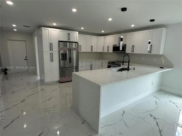 $2,700 | 1125 Milwaukee Boulevard, Lehigh Acres, FL 33974