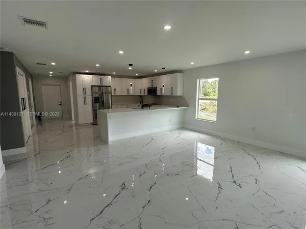 $2,700 | 1125 Milwaukee Boulevard, Lehigh Acres, FL 33974