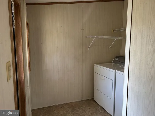 a close up view of washer and dryer