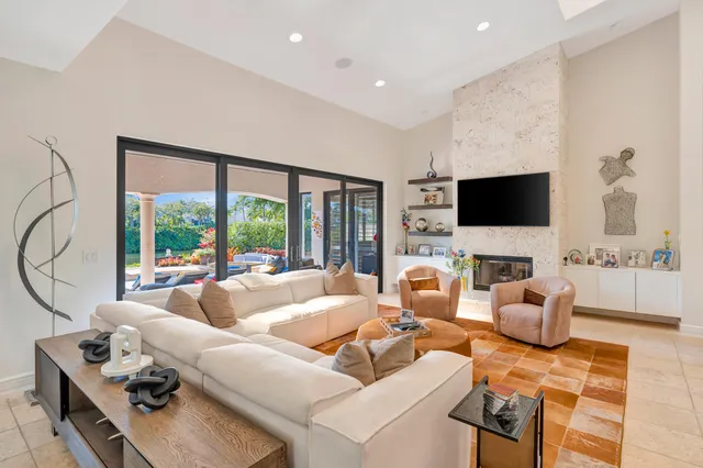 $6,500,000 | 335 Regatta Drive, Jupiter, FL 33477