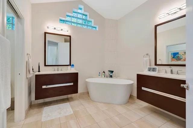 $6,500,000 | 335 Regatta Drive, Jupiter, FL 33477