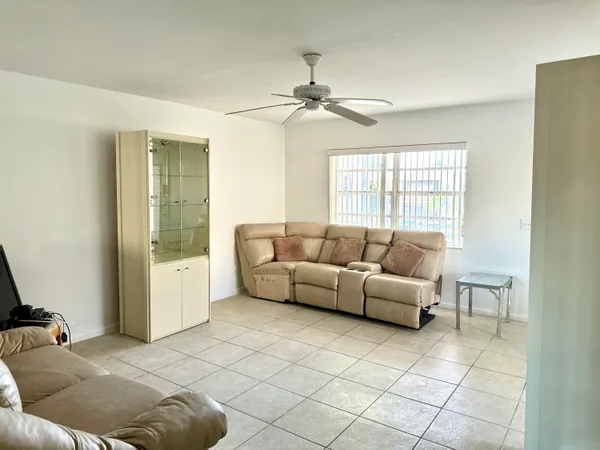 $1,600 | 468 Capri G, Delray Beach, FL 33484