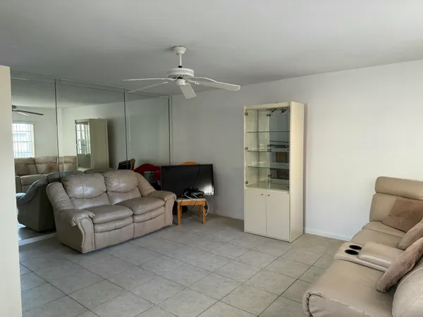 $1,600 | 468 Capri G, Delray Beach, FL 33484