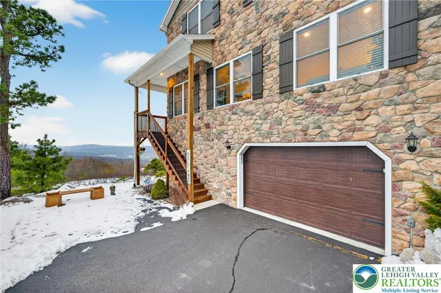 $599,900 | 532 Buck Mountain Boulevard, Hazleton, PA 18202