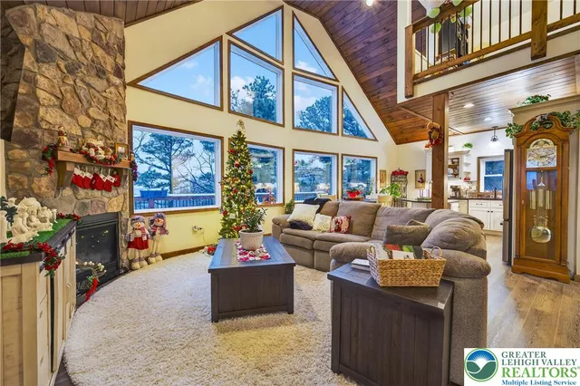 $599,900 | 532 Buck Mountain Boulevard, Hazleton, PA 18202