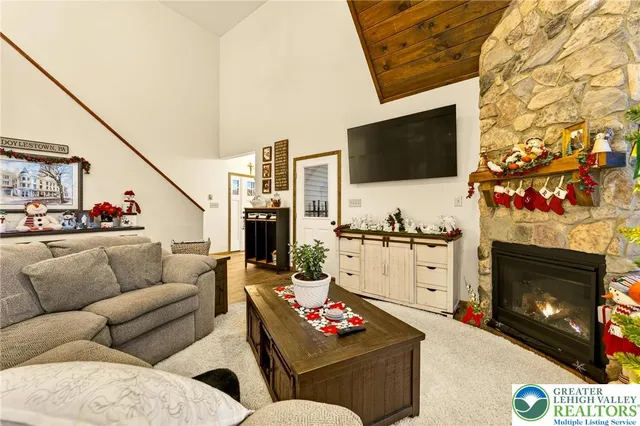 $599,900 | 532 Buck Mountain Boulevard, Hazleton, PA 18202