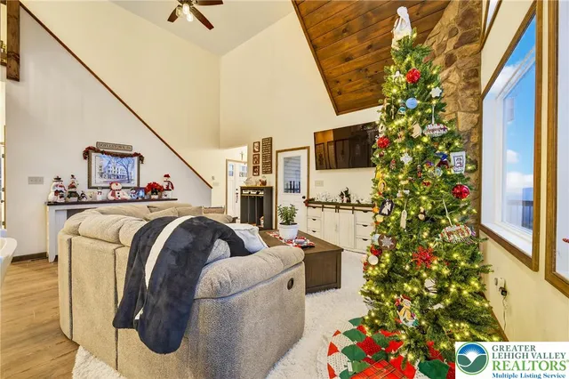 $599,900 | 532 Buck Mountain Boulevard, Hazleton, PA 18202