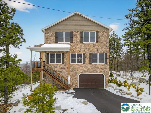 $599,900 | 532 Buck Mountain Boulevard, Hazleton, PA 18202