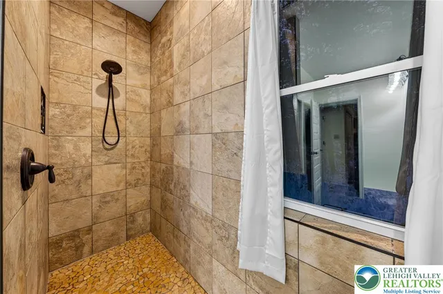 $599,900 | 532 Buck Mountain Boulevard, Hazleton, PA 18202