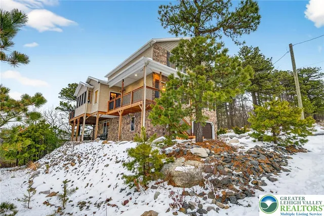 $599,900 | 532 Buck Mountain Boulevard, Hazleton, PA 18202