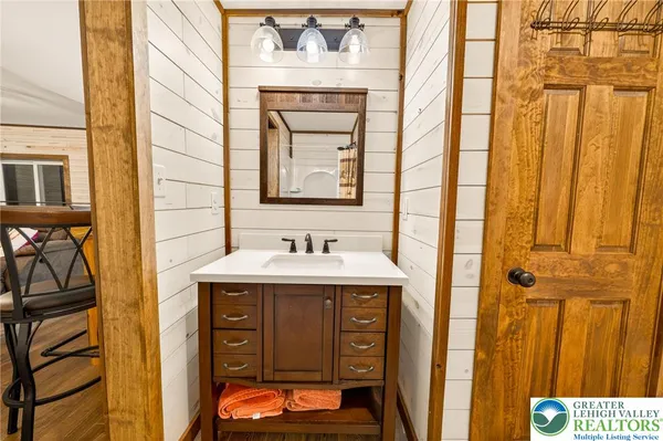 $599,900 | 532 Buck Mountain Boulevard, Hazleton, PA 18202