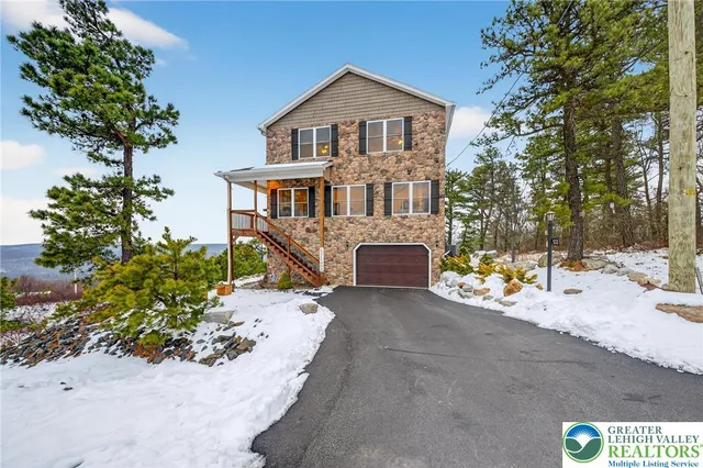 $599,900 | 532 Buck Mountain Boulevard, Hazleton, PA 18202