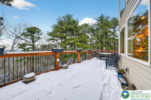 $599,900 | 532 Buck Mountain Boulevard, Hazleton, PA 18202
