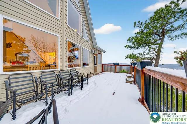 $599,900 | 532 Buck Mountain Boulevard, Hazleton, PA 18202