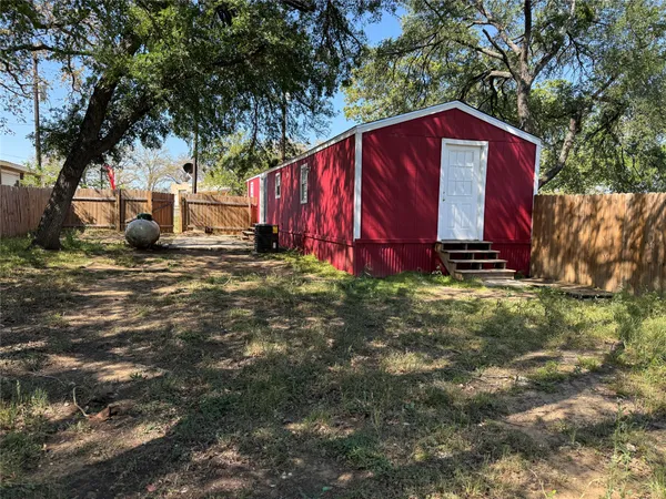 $1,500 | 349 State Highway 95, Elgin, TX 78621