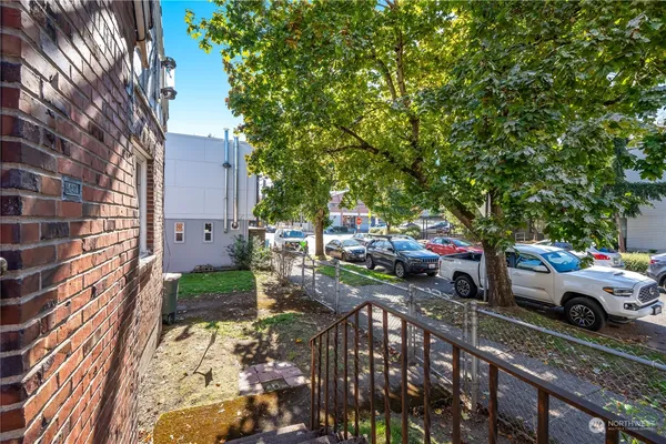 $999,950 | 324 25th Avenue South, Seattle, WA 98144