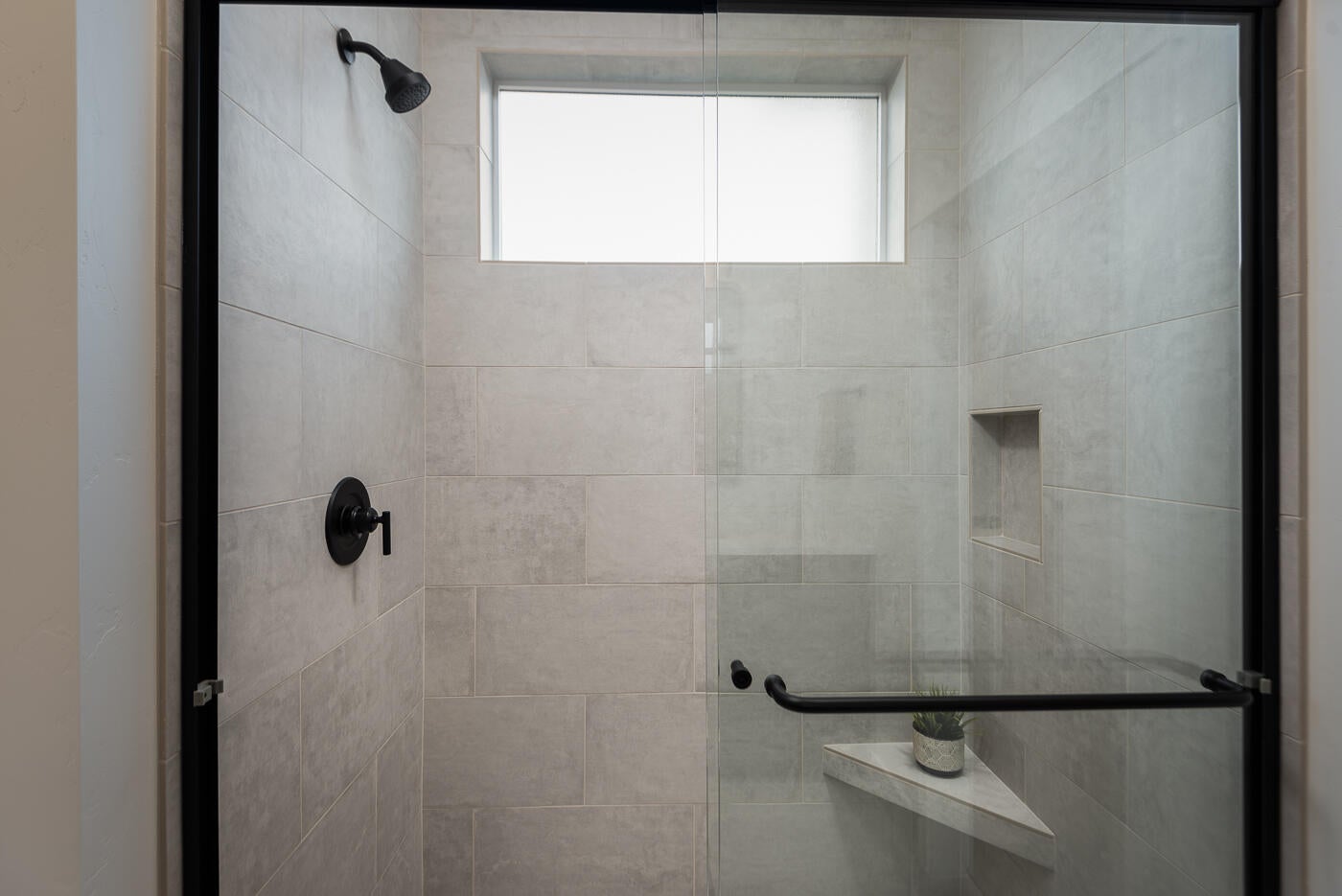 20506 Murphy Road, Unit LOT 42 Bend, OR 97702 - Photo 22 of 33 Primary Tile Shower