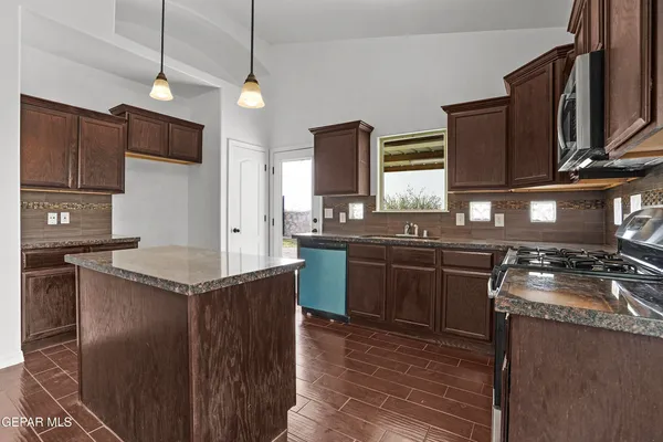 $234,990 | 7101 North Skies, El Paso, TX 79934