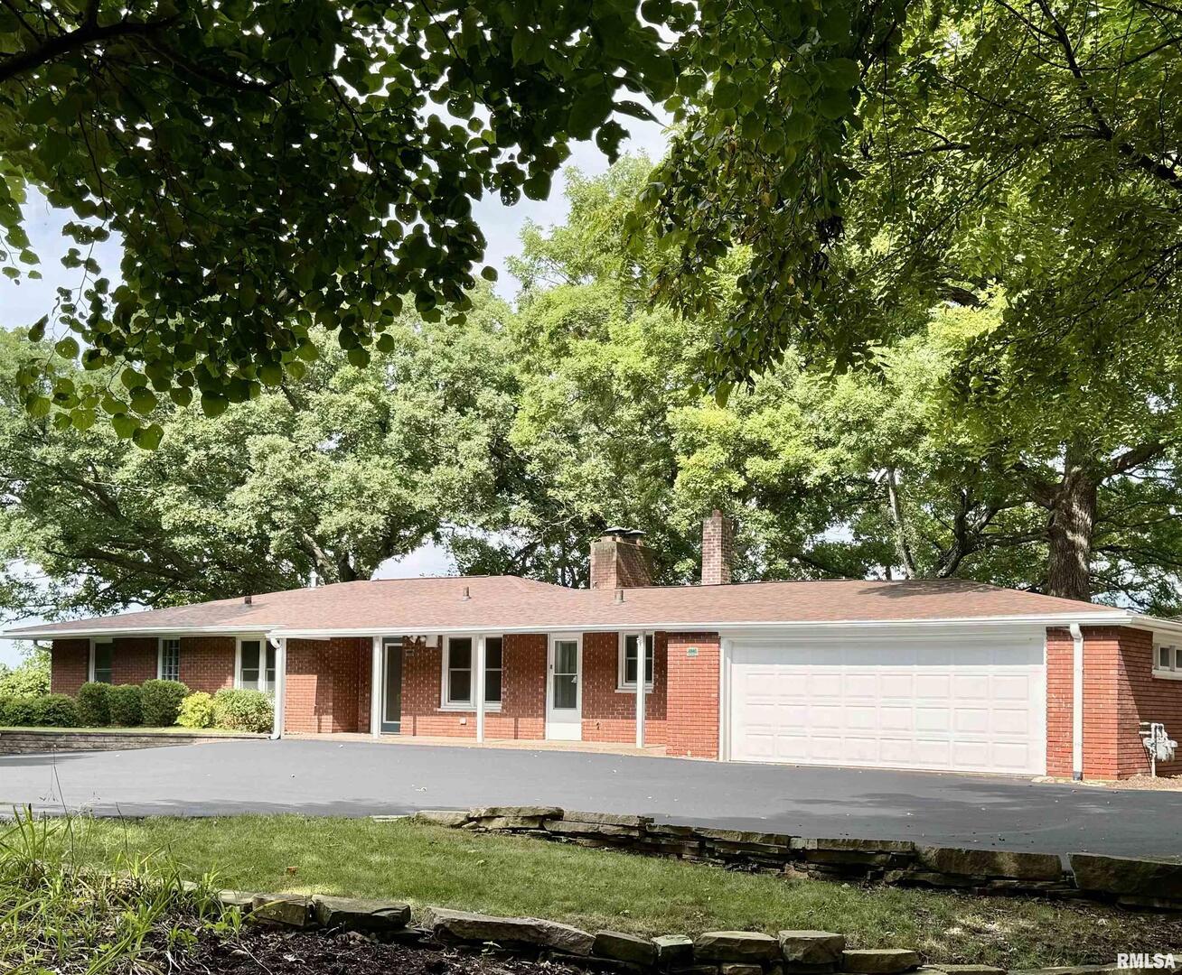 4640 5th Avenue Moline, IL 61265 - Photo 1 of 44