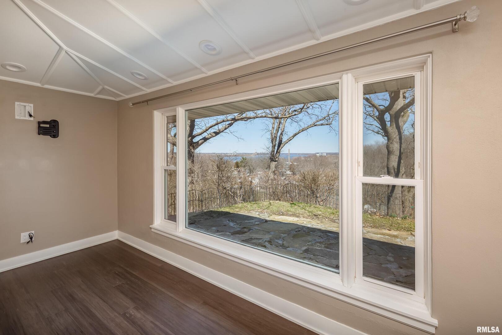 4640 5th Avenue Moline, IL 61265 - Photo 15 of 44