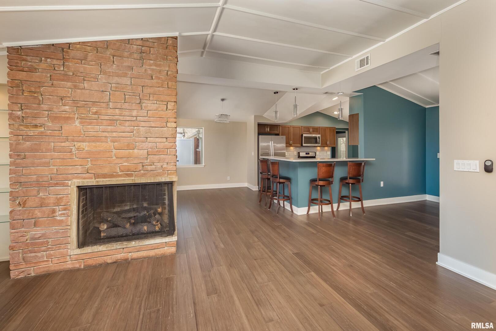 4640 5th Avenue Moline, IL 61265 - Photo 16 of 44