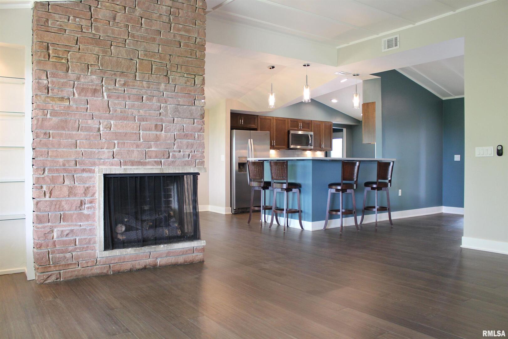 4640 5th Avenue Moline, IL 61265 - Photo 17 of 44