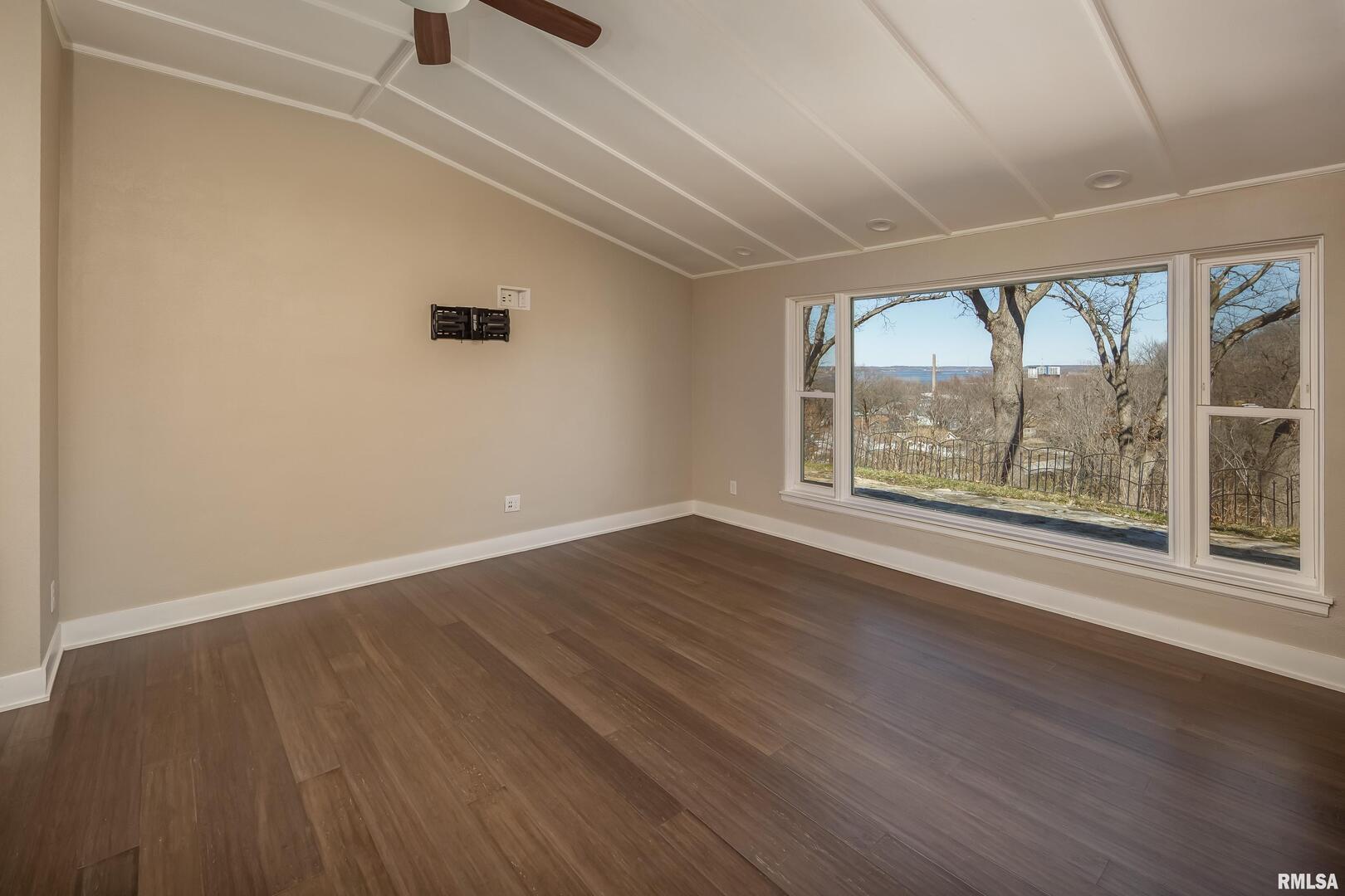 4640 5th Avenue Moline, IL 61265 - Photo 27 of 44