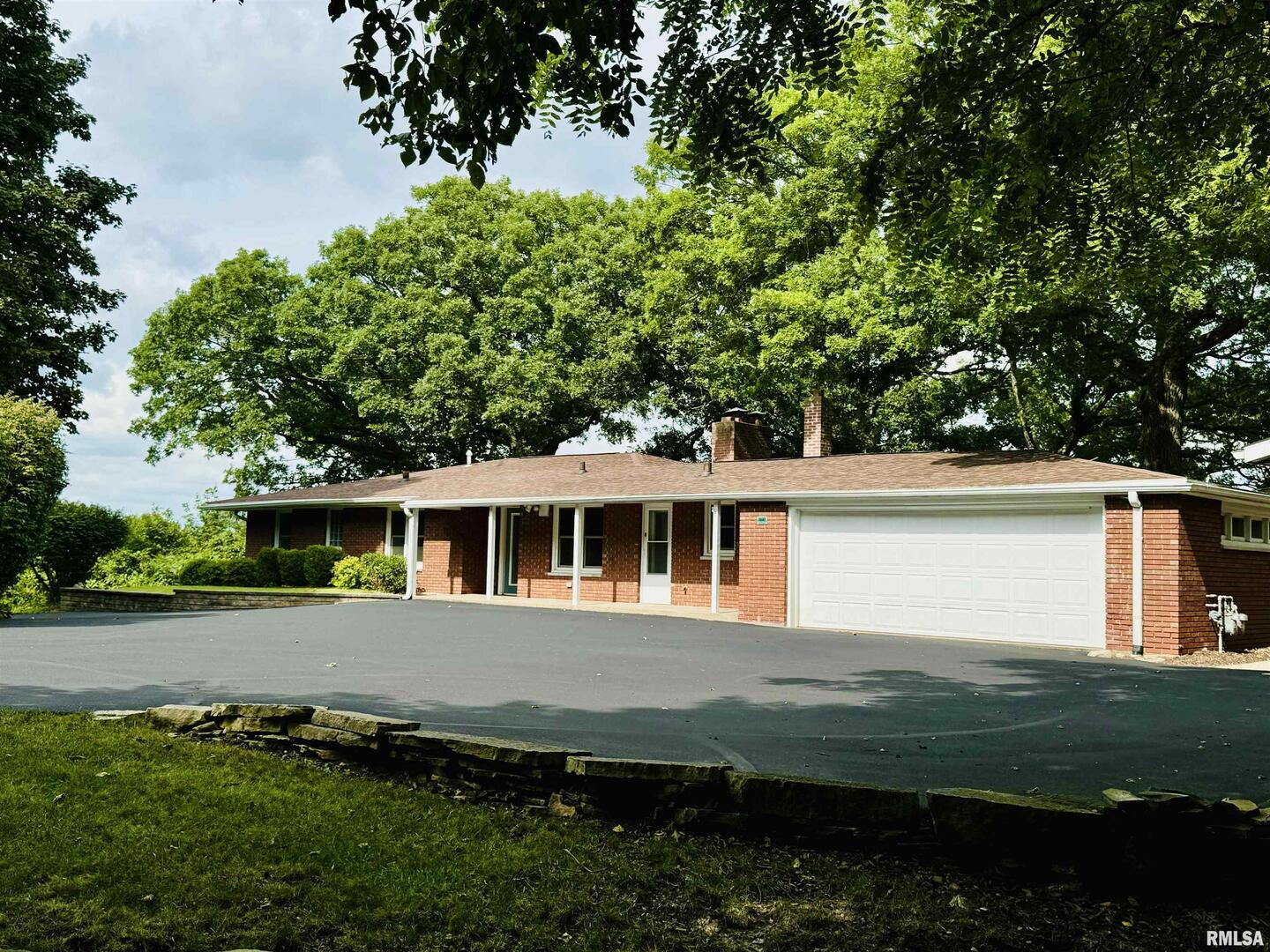 4640 5th Avenue Moline, IL 61265 - Photo 3 of 44